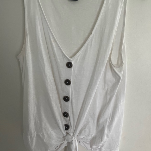 Sanctuary Sleeveless tie front white top - Picture 1 of 5